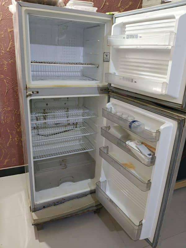 Dawlance 9170WBD Fridge for Sale – Excellent Condition! 3