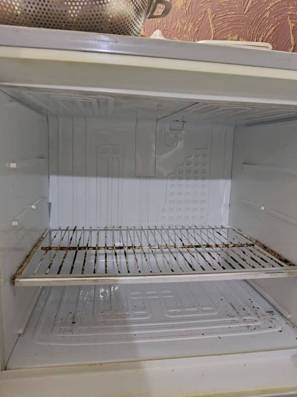 Dawlance 9170WBD Fridge for Sale – Excellent Condition! 8