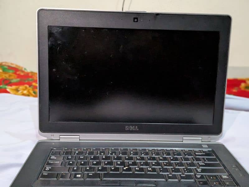 Dell latitude core i5 4th Gen 1 Gb graphic card 8 Gb RAM SSD 128 3