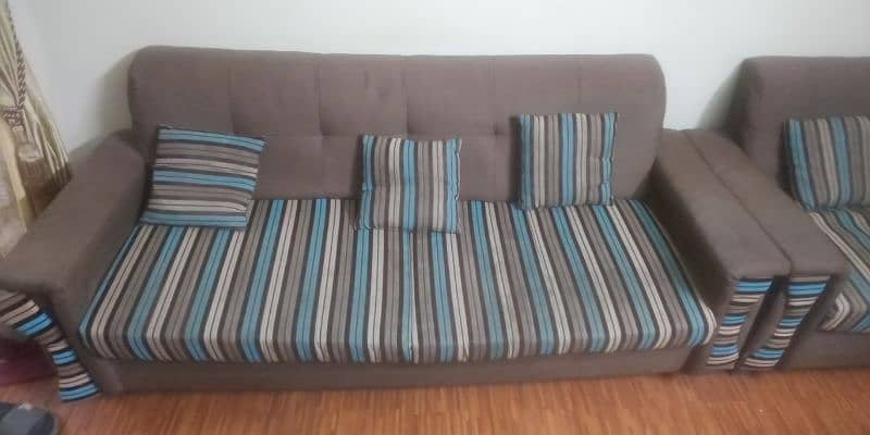 5 seater sofa set in good condition 0