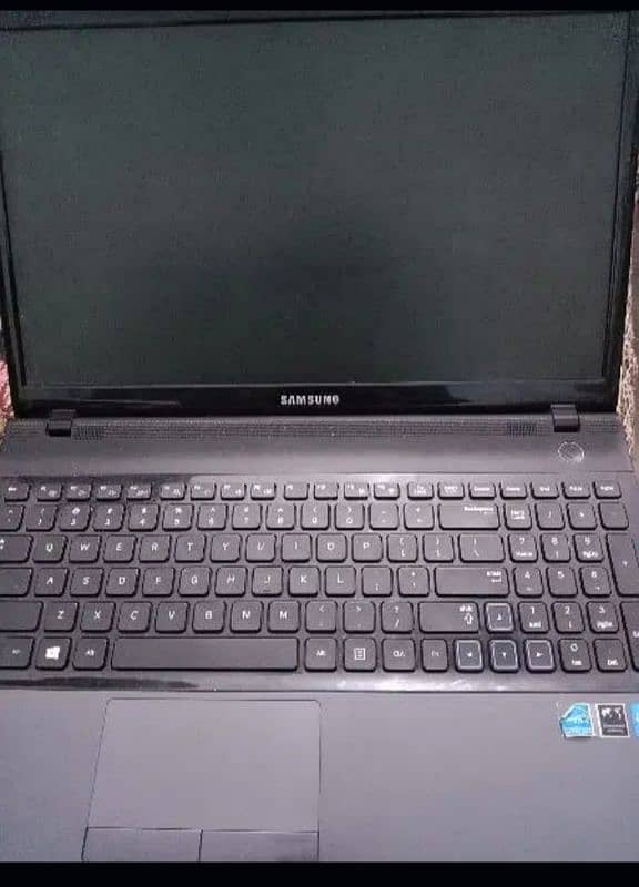 Black Colour Samsung Laptop 0