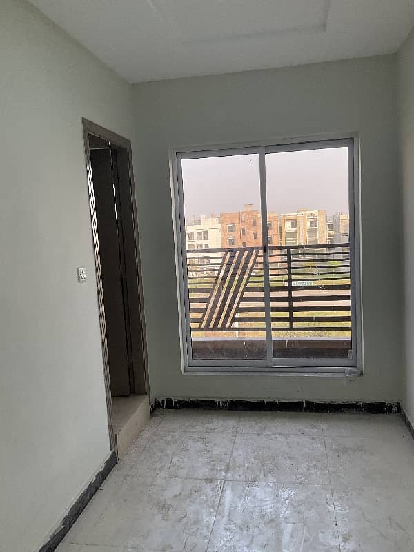 2 Bed For Sale in Gulberg D markaz 8