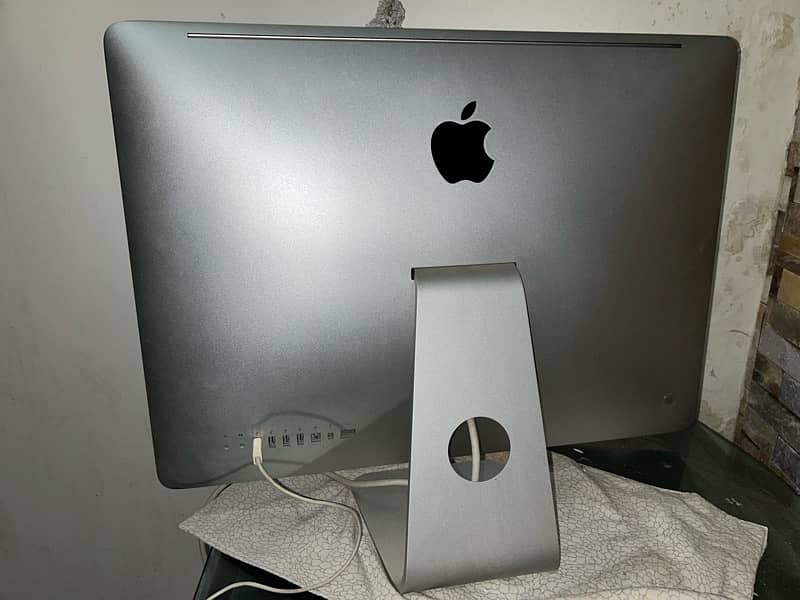 iMac ( 21.5inche 2011 ) 0