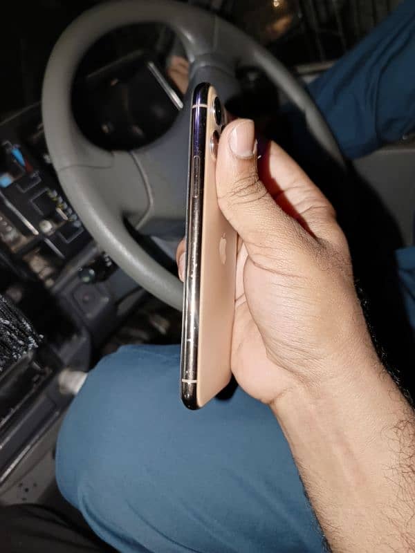 Iphone 11 pro 256gb Dual Pta approved gold 5