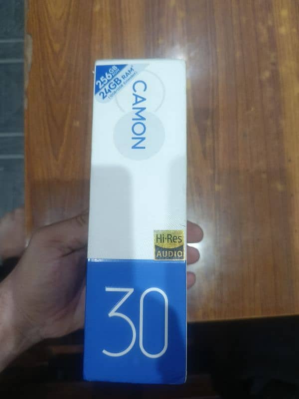 Tacno Camon 30 12+12 GB 9