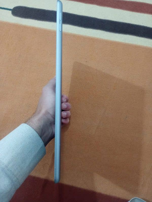 ipad 6, 128gb. imported from US 3