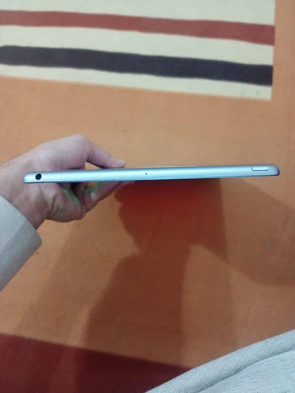 ipad 6, 128gb. imported from US 4