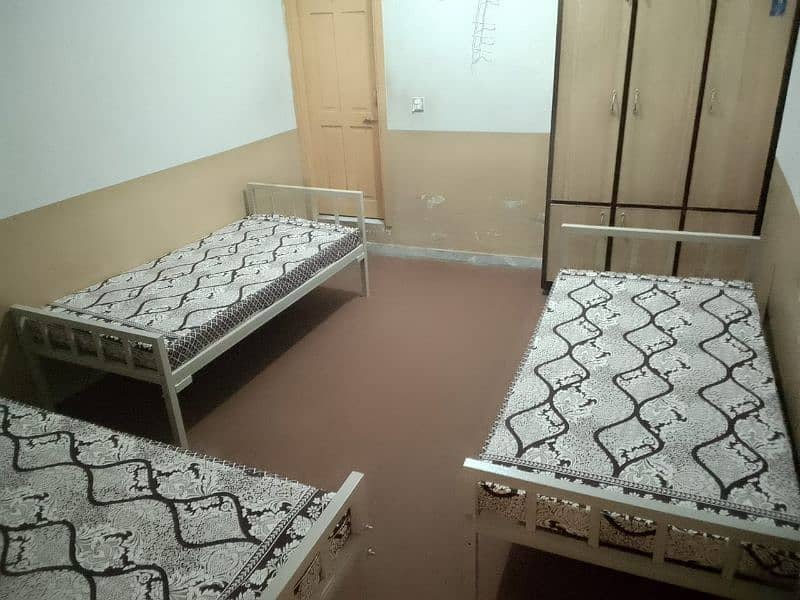 40 ROOMS WITH ATTACHED BATH AVAILABLE FOR RENT. 1