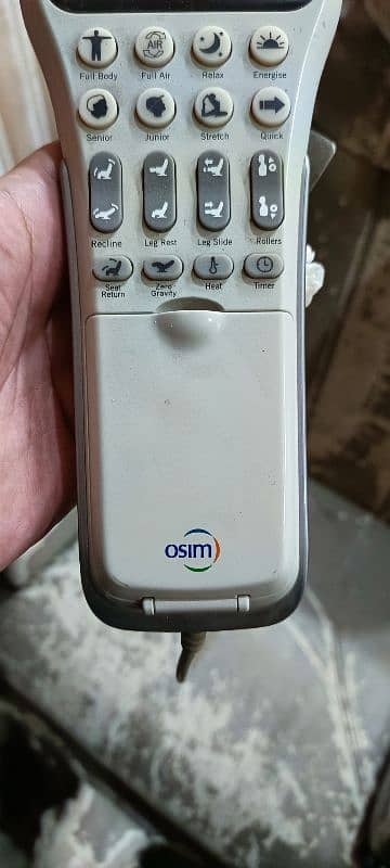 OSIM FULL BODY MASSAGE CHAIR 1