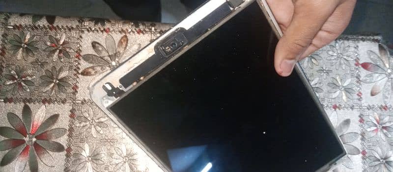 this ipad is in good condition and needs a little fixing old model 2