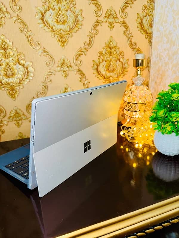 Microsoft surface pro 7 i7-10th Generation 8