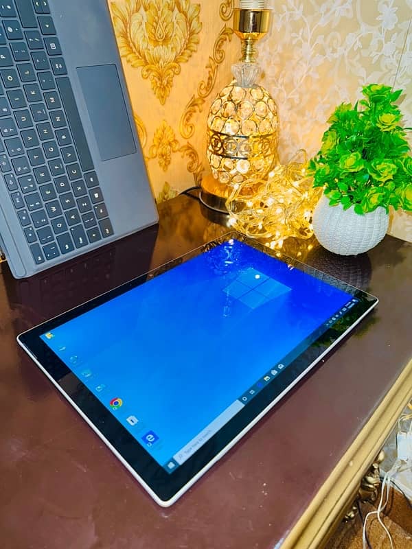 Microsoft surface pro 7 i7-10th Generation 10