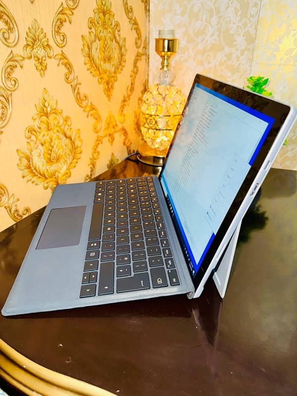 Microsoft surface pro 7 i7-10th Generation 11