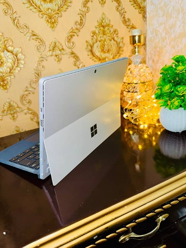 Microsoft surface pro 7 i7-10th Generation 12