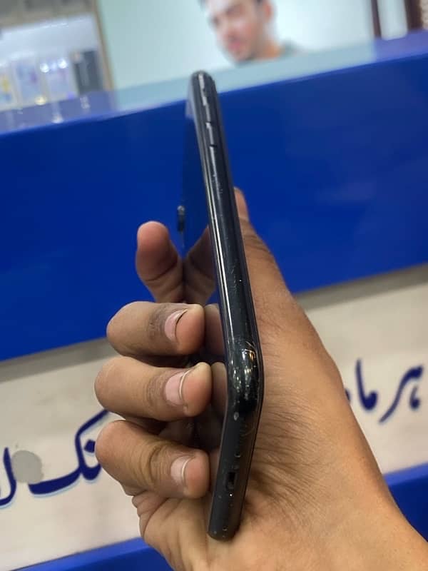 iPhone XR 3