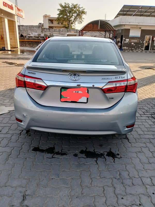 Toyota Corolla Altis 2015 4