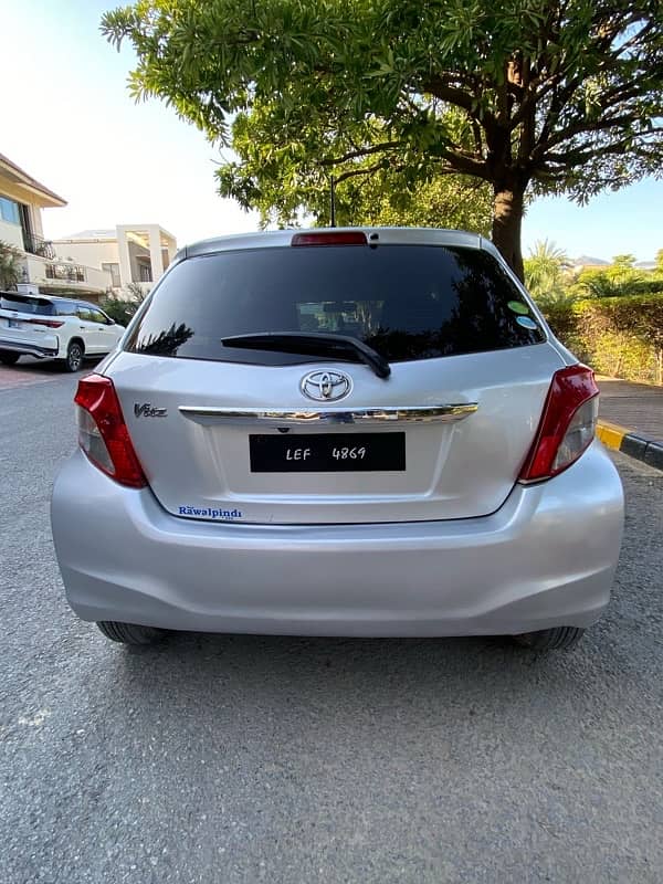 Toyota Vitz 2013 8