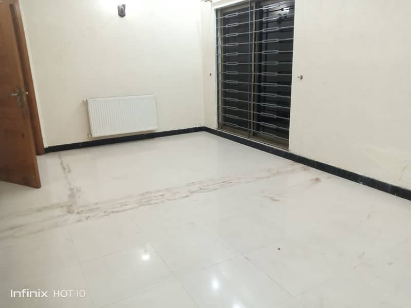 10 marla ground portion available for rent in bahria town phase 5 3