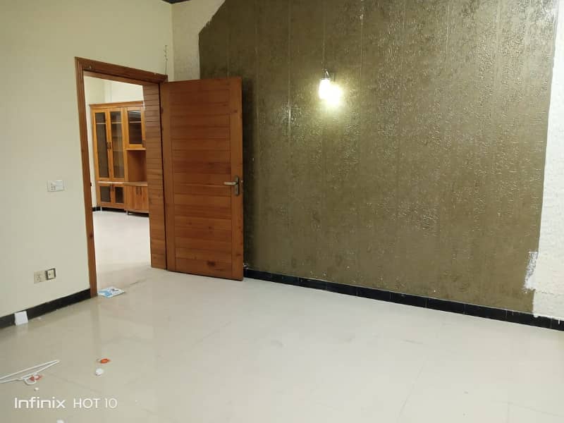 10 marla ground portion available for rent in bahria town phase 5 7