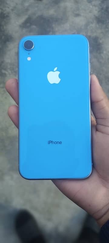 iPhone XR with all accessories 3