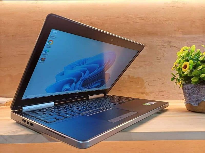 4GB Nvidia • i7-6th (H Processor) • 16GB/256GB SSD 2