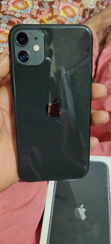 iphone 11 water pack 64 gb few month use 0