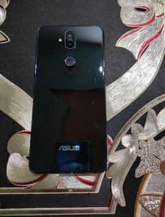 Asus ZenFone 5 4gb/64gb only zong SIM chalti he WhatsApp 03414657960