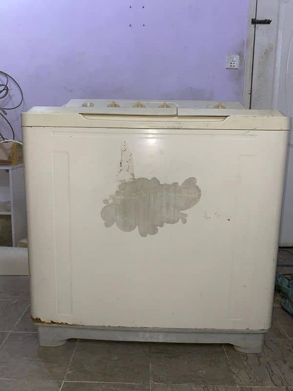 Haier Washing machine with dryer 0