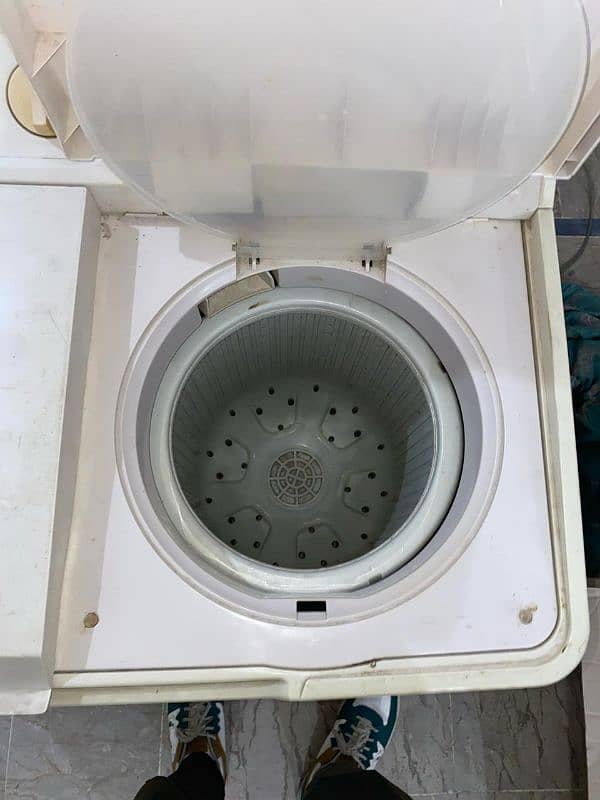 Haier Washing machine with dryer 4