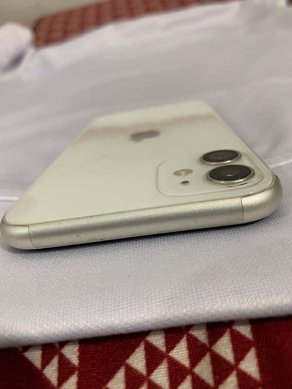 IPHONE 11 FACTORY UNLOCKED 1