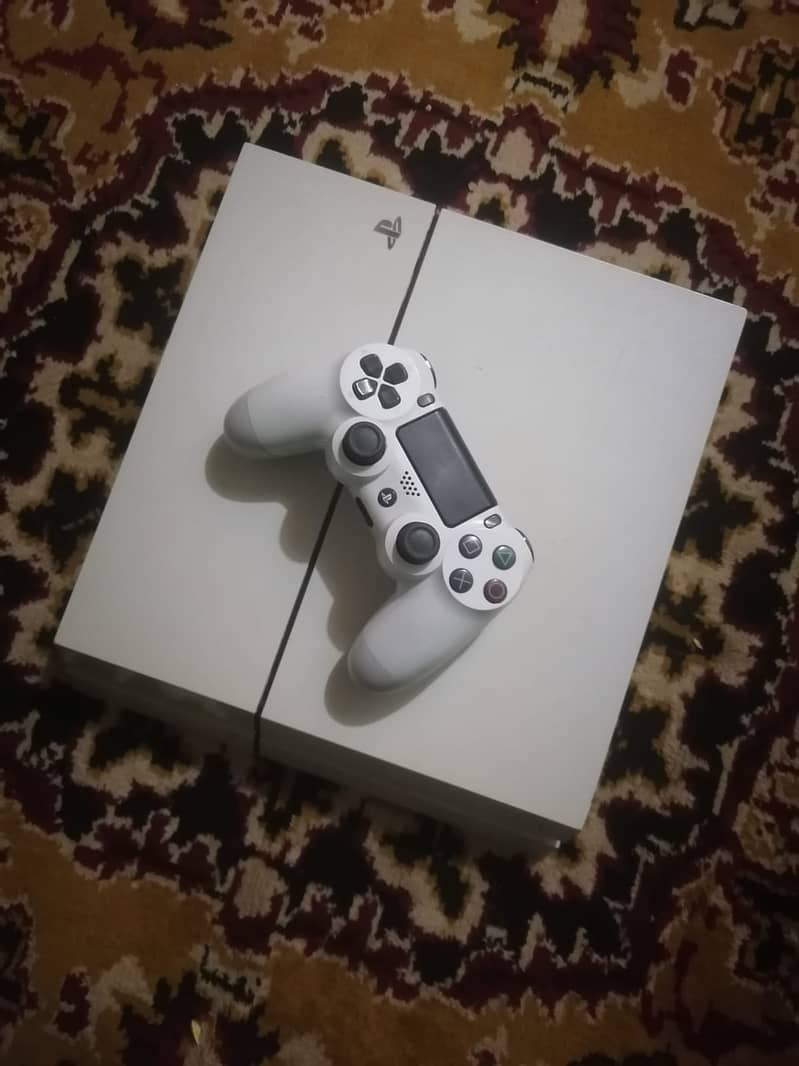 PS4 FAT WHITE,  JAILBREAK,10/10 CONDITION 5