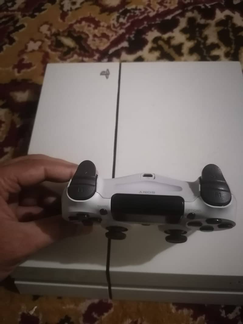 PS4 FAT WHITE,  JAILBREAK,10/10 CONDITION 6