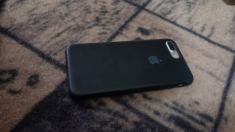 iPhone 7 Plus 128 gb only finger off 900 ka thk ho jana Wo bi 0