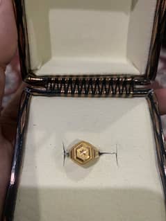 total 5 baby gold rings in excellent condition