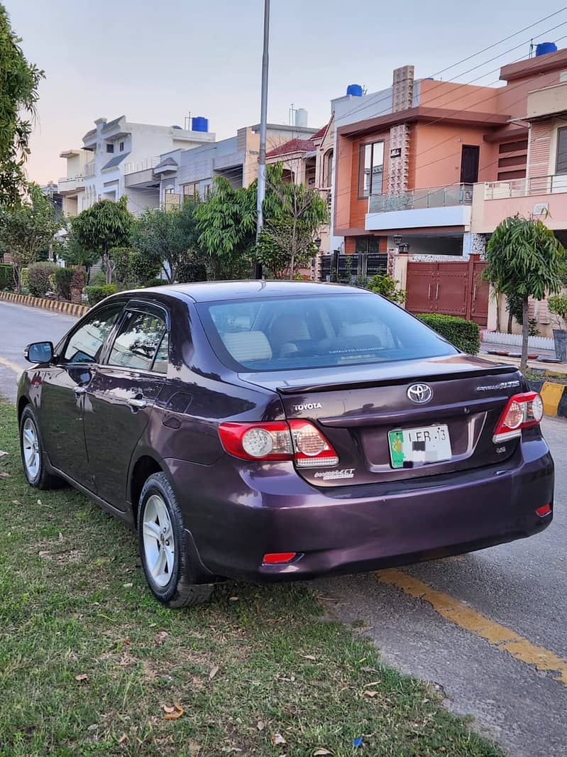 Toyota Corolla GLI 1.6 Automatic 2013 1