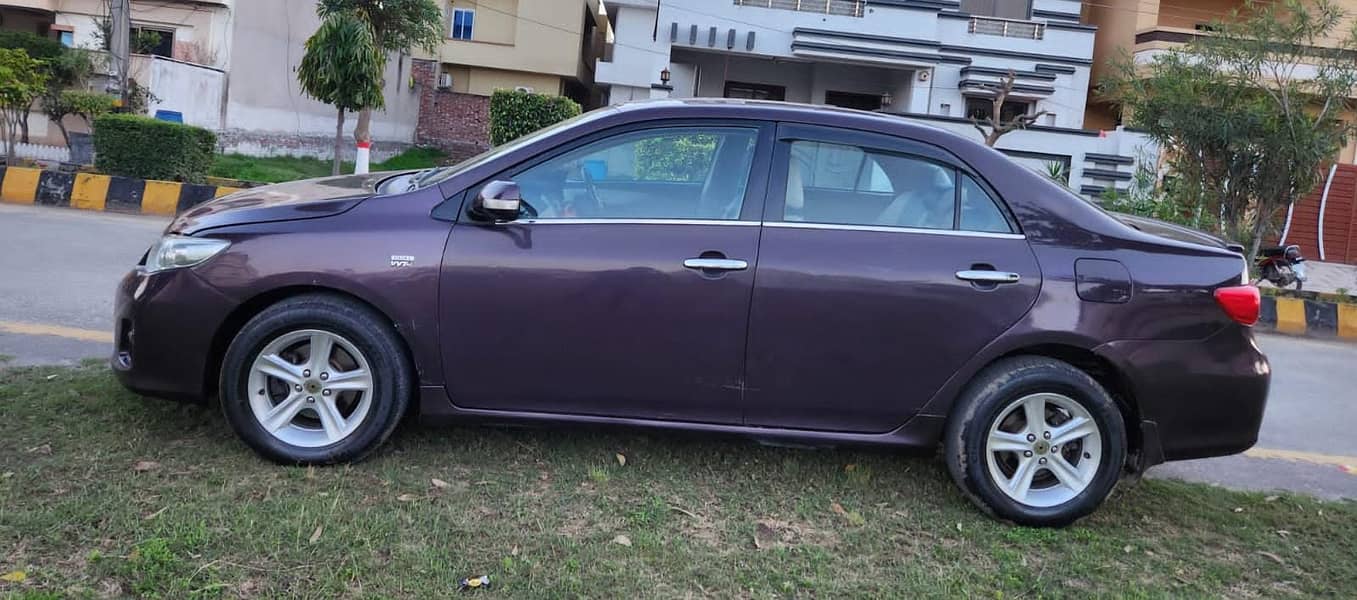 Toyota Corolla GLI 1.6 Automatic 2013 5