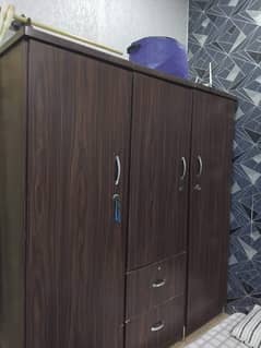 lamination 3 door cupboard