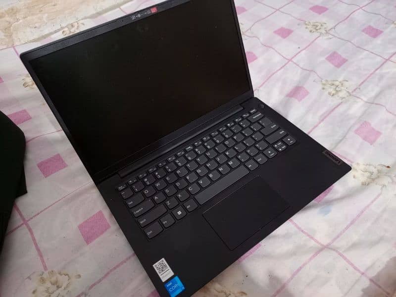 lenovo laptop brand new 10/10 1