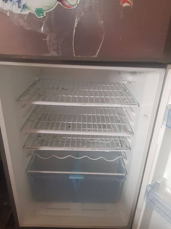 Haier Refrigrator Full size| Full Geniune condition 6