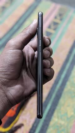 only one minor dot ha baqi clear phone ha 8+8 128 gb