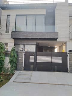 5 Marla House For Rent in Phase 6 DHA Lahore Near Dolmen Mall