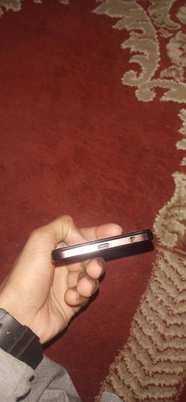 vivo y18 only 2 month use and only phone 3