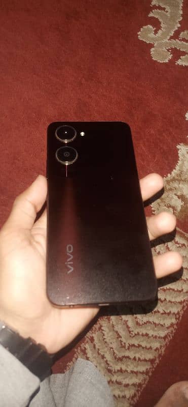 vivo y18 only 2 month use and only phone 4