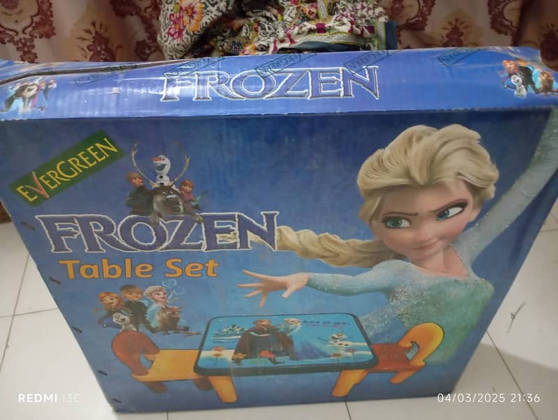 Frozen Table and Chairs Set for Kids! 1