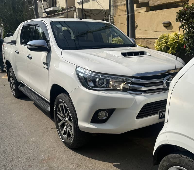 Toyota Hilux 2017 REVO V CRUISETRONIC 5