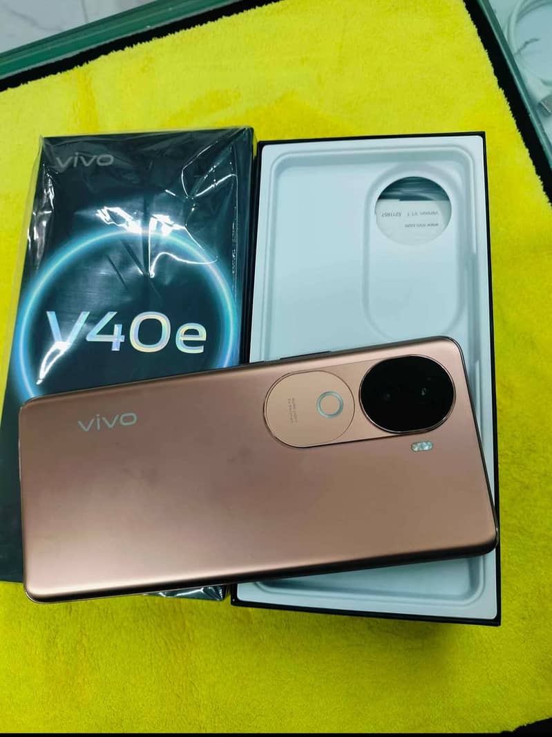 Vivo v40e just 13 days used 8+8gb ram 256rom 0