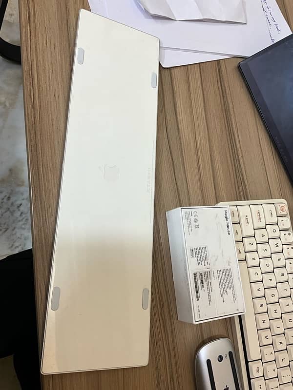 Apple keyboard 2ed  Model :A1843 1