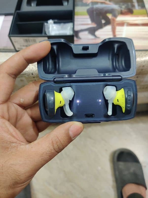 Oringal Bose SoundSports Free Earbuds for sale 1