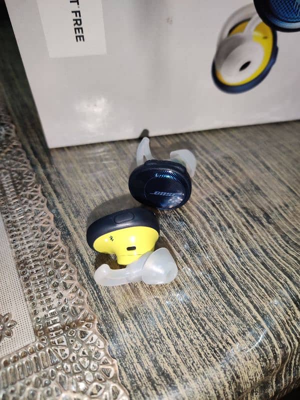 Oringal Bose SoundSports Free Earbuds for sale 4