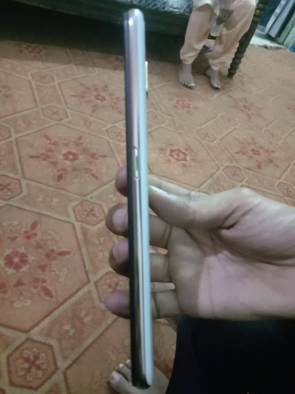 10 by 10 condition Oppo F11  0324-496-286-3 4